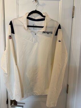 Men’s Nike Patriots Sideline Coaches Repel Quarter Zip - white XL